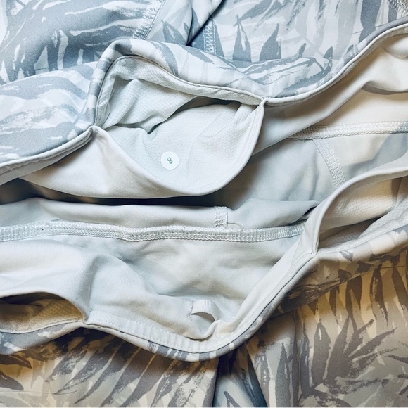 Lululemon Inspire Tight II
Palm Camo White Nimbus Great Condition - Picture 10 of 10